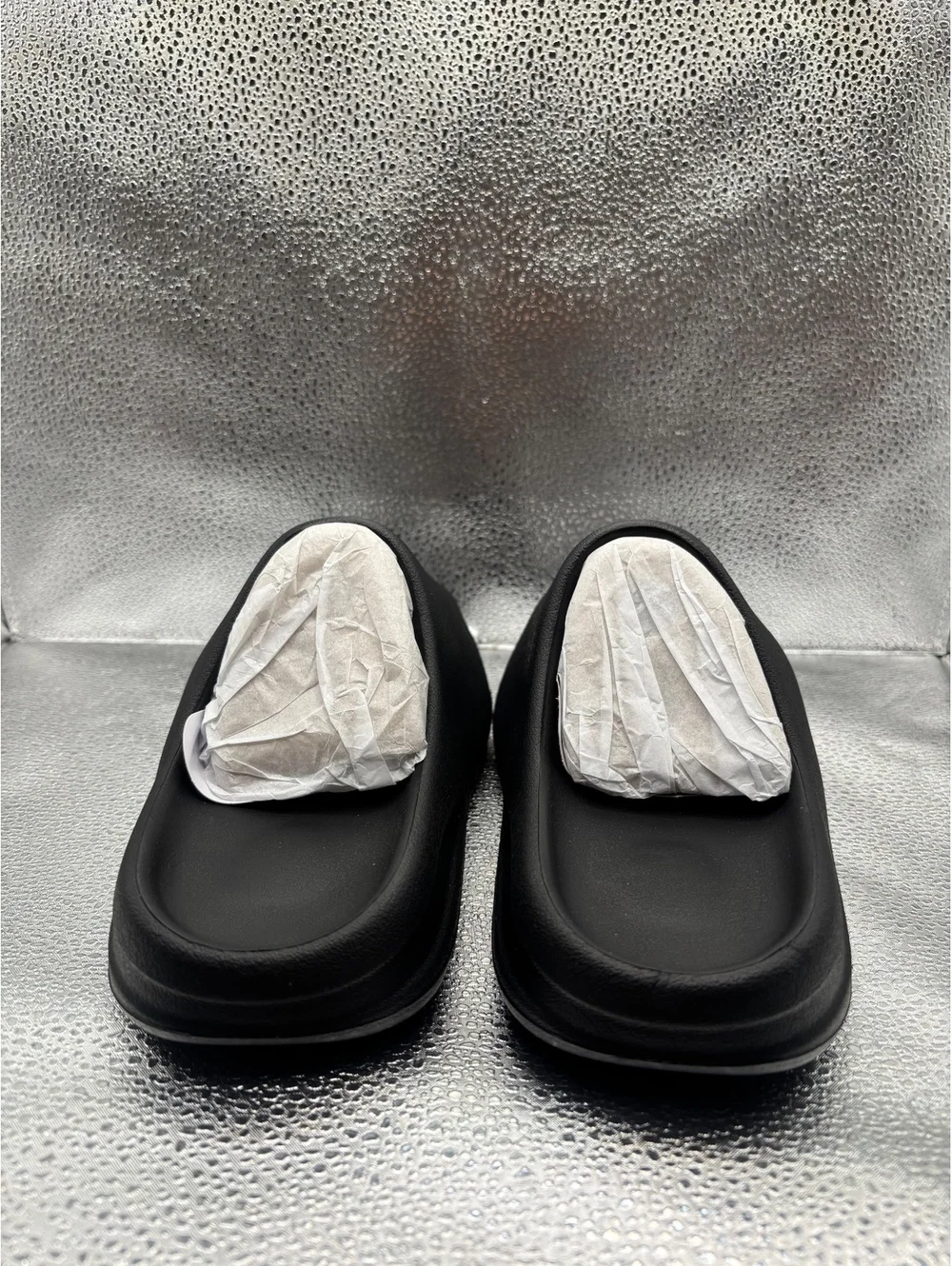YS-01 black Yeezy slide size 7
